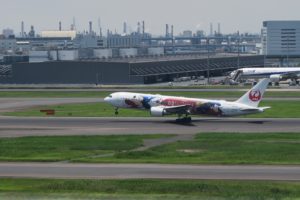 JAL DREAM EXPRESS FANTASIA 80 | 羽田空港第一ターミナルの展望デッキへ